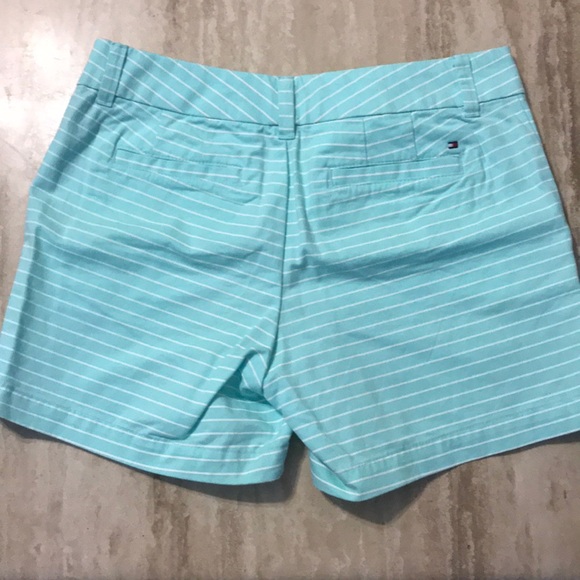 Tommy Hilfiger Shorts - Picture 2 of 4
